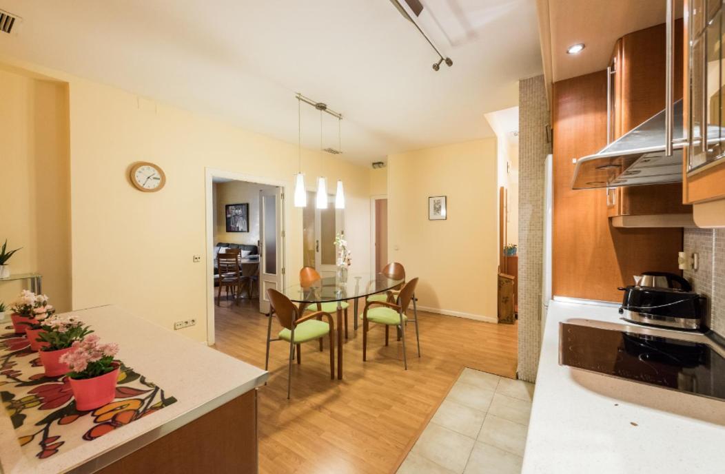 M&F Fuencarral Apartment Madrid Exterior photo