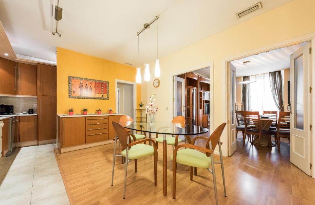 M&F Fuencarral Apartment Madrid Exterior photo